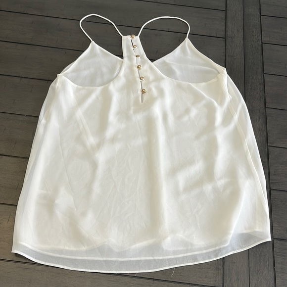 DRESSY tank with button detail - Picture 2 of 4